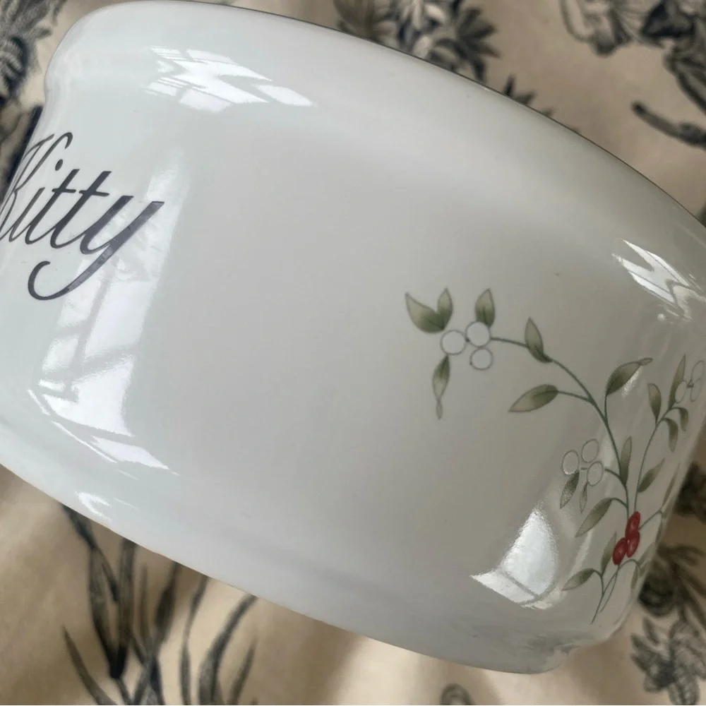 Pfaltzgraff WINTERBERRY Christmas Kitty Cat Food/Water Bowl RARE!